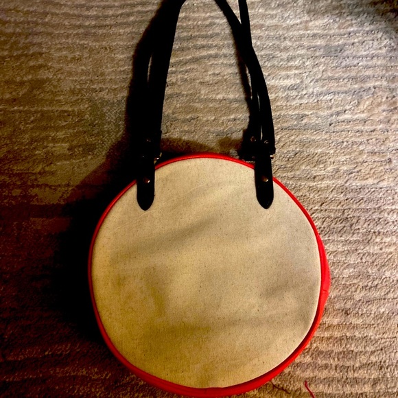 WDW Exclusive Snow White Crossbody NEW - Picture 2 of 2